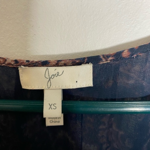 Joie Agnek Split-Neck Cold-Shoulder Printed Silk Dress - Picture 9 of 9